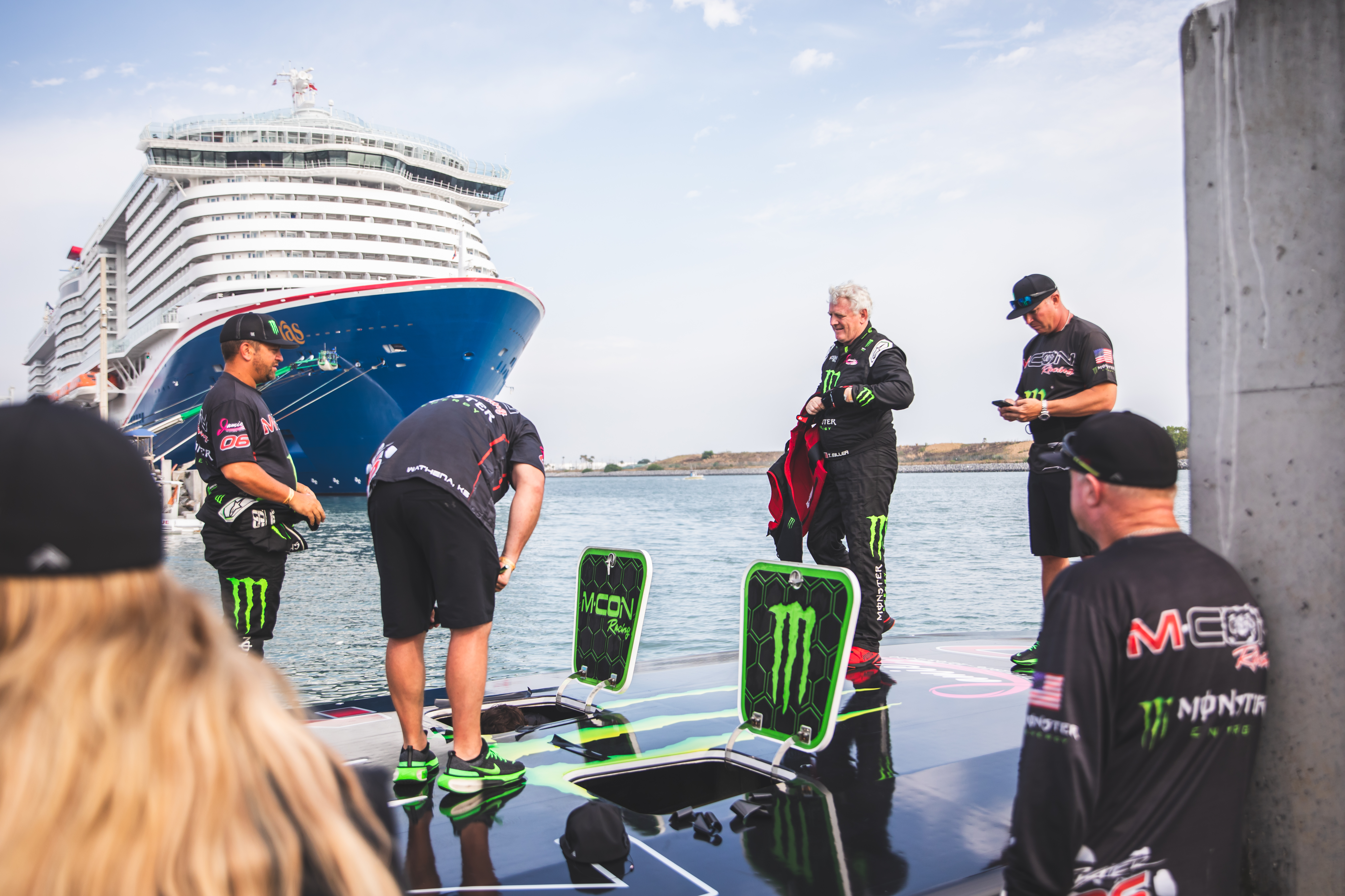 M•CON Racing Poised for Victory at Shootout Offshore Despite Throttleman Change